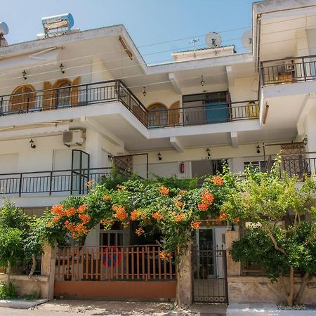 Apartments Tania Паралия Дионисиу Екстериор снимка
