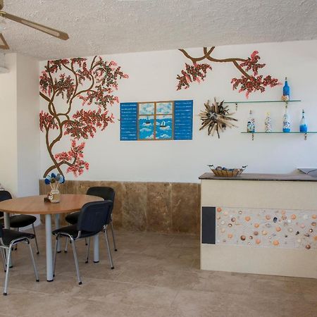 Apartments Tania Паралия Дионисиу Екстериор снимка