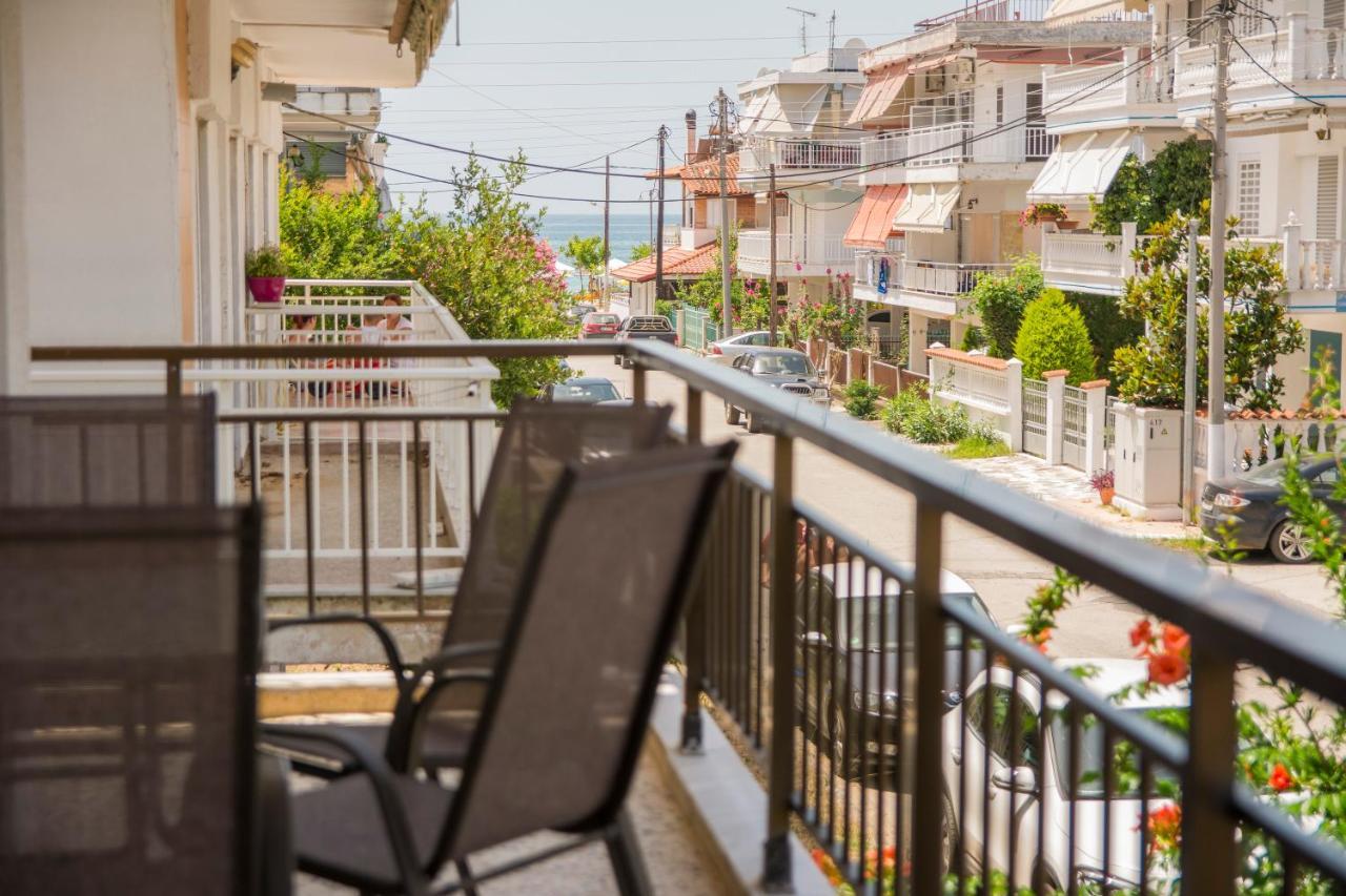Apartments Tania Паралия Дионисиу Екстериор снимка