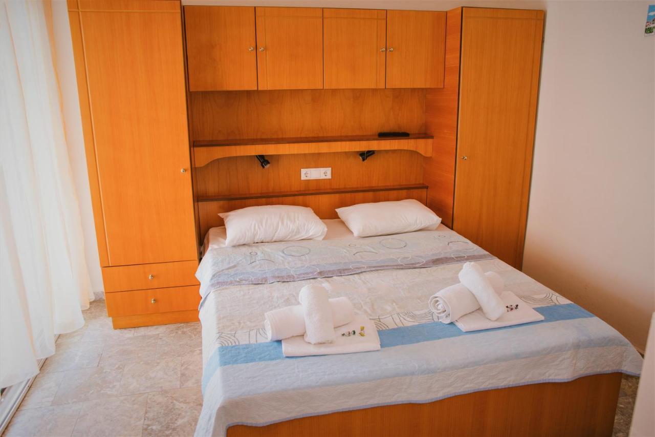 Apartments Tania Паралия Дионисиу Екстериор снимка