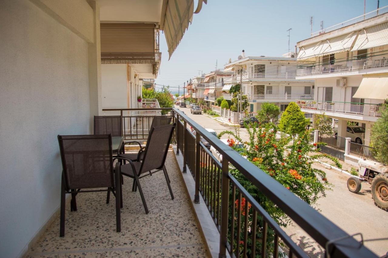 Apartments Tania Паралия Дионисиу Екстериор снимка