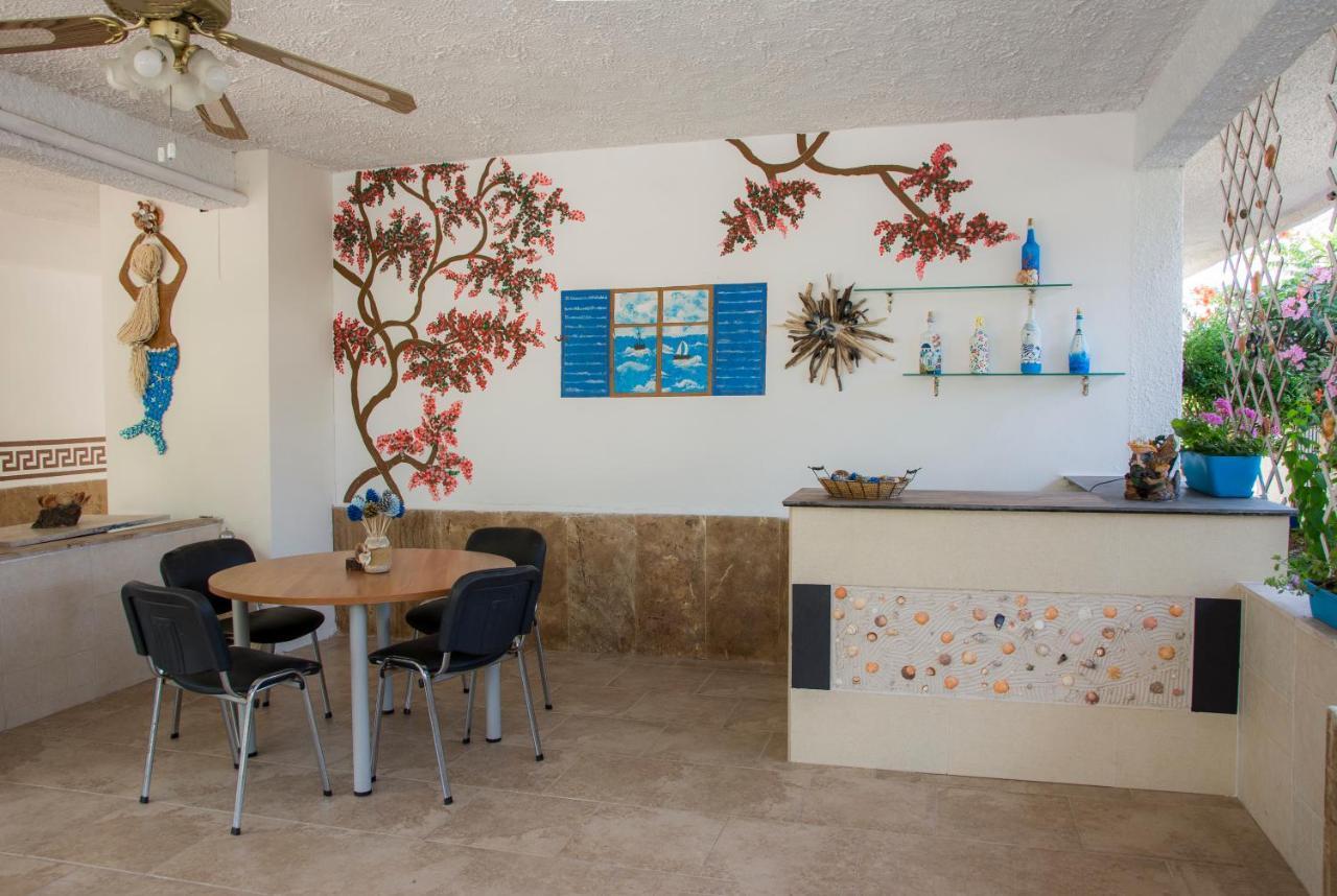 Apartments Tania Паралия Дионисиу Екстериор снимка